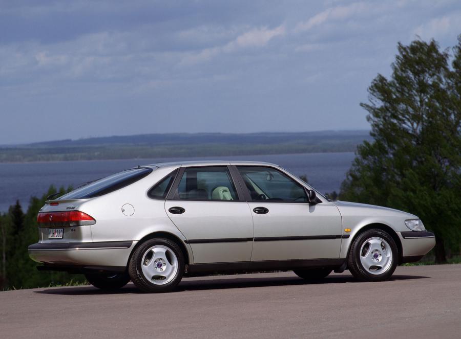  Saab 900 1993 года  (фото 15 из 22)